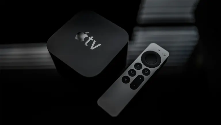 Apple TV mit Siri Remote
